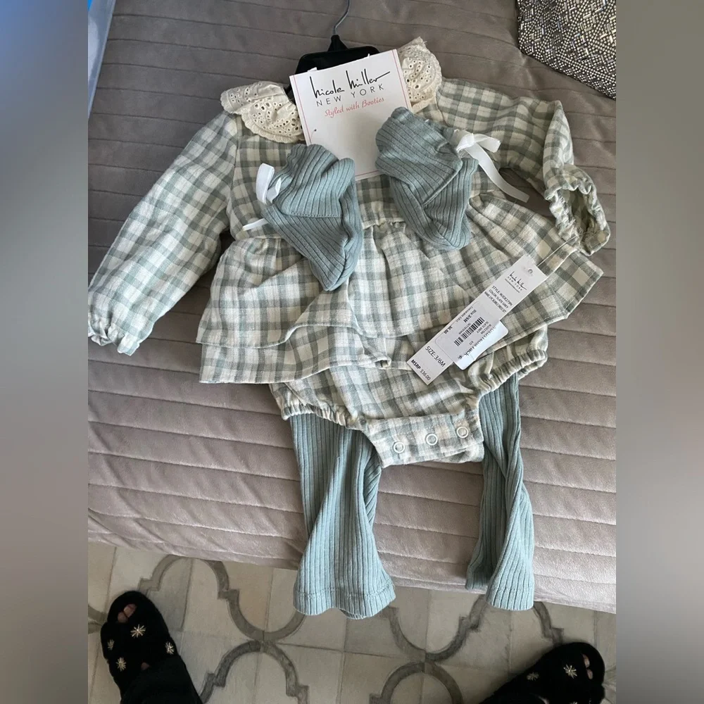 Nicole Miller adorable plaid